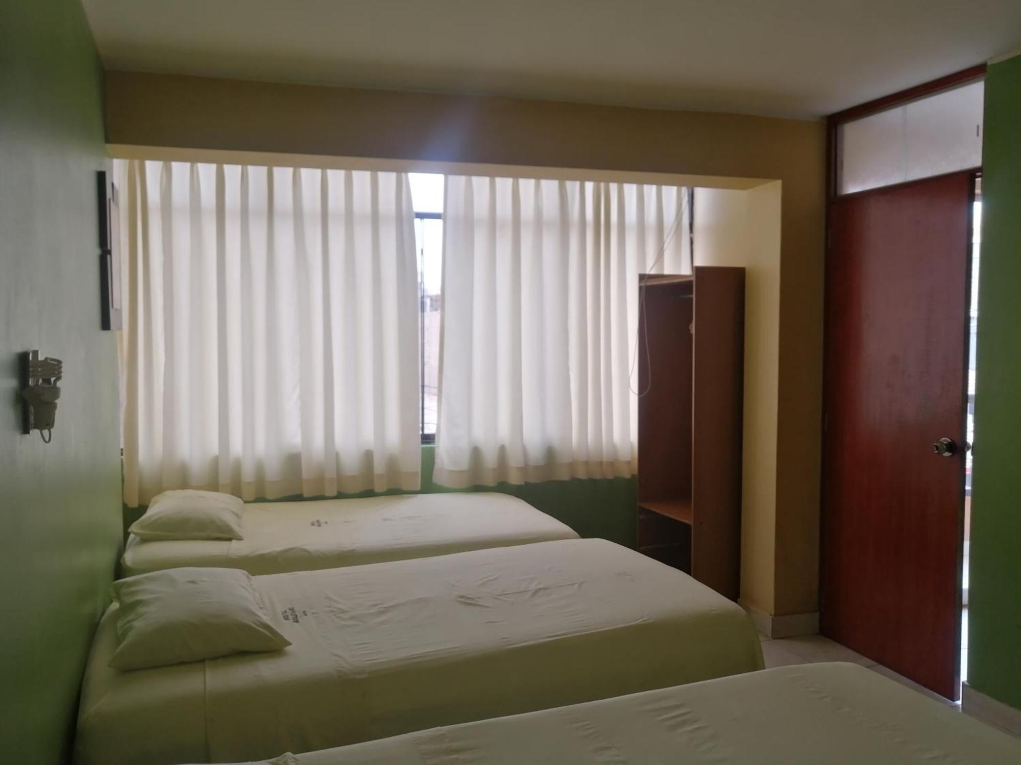 Hostal Boulevard Наска Экстерьер фото