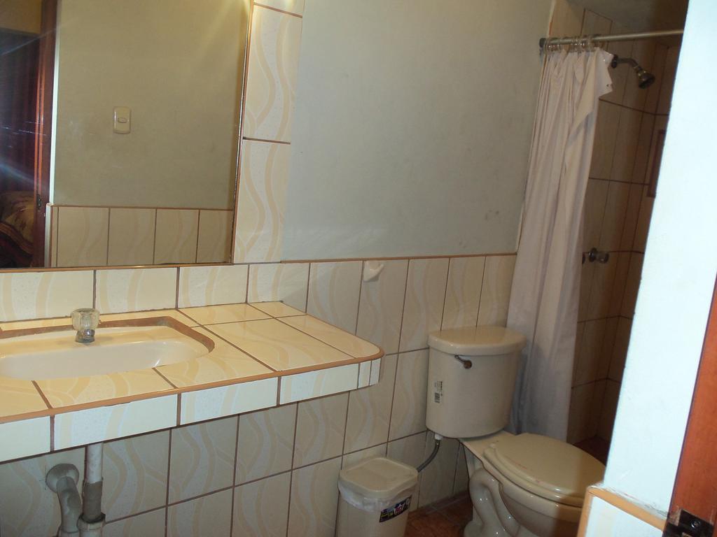 Hostal Boulevard Наска Экстерьер фото